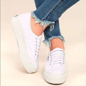 White platform supergas